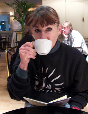 Just what the doctor ordered
Having lunch at Browns, Oxford, on our way to pick up a doggie guest
Keywords: Browns coffee Lunch Marjorie Restaurant