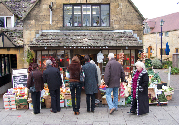 Isn't this the cutest looking store?!
Schlüsselwörter: Broadway Cathy lygon arms Marjorie
