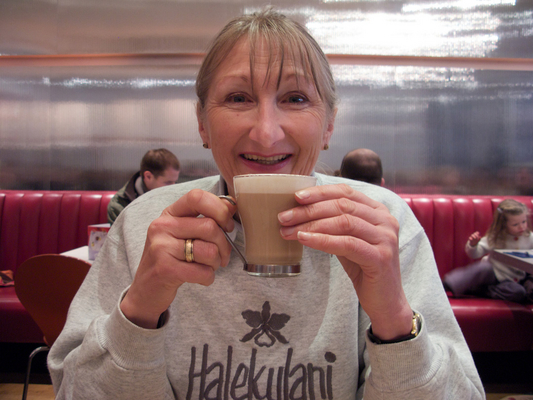 Having .......
Having lunch at Carluccios in Chiswick after dropping off Zooey and Franny
Avainsanat: Carluccios Cathy Chiswick craig Marjorie Restaurant
