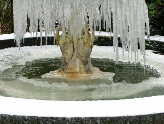 ......... cold last night!!
Schlüsselwörter: Fountain Freeze Icicles