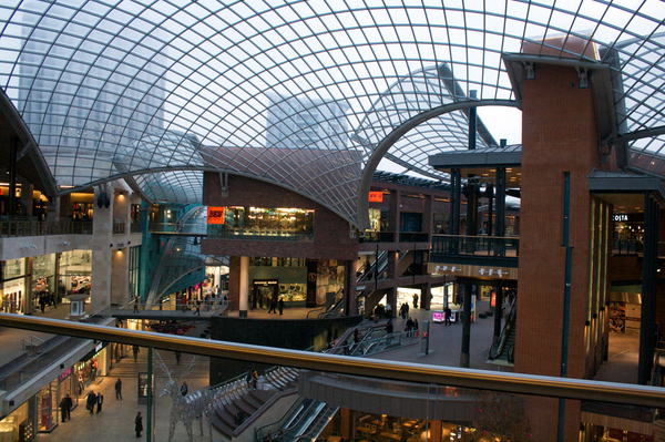 Ah, time to go shopping
The new shopping centre at Cabot Circus, Bristol
Keywords: Bristol Cabot circus shopping centre