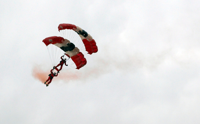 Double decker ...........
Schlüsselwörter: Agricultural Agriculture Animal Animals Award Awards Judge Judging Malvern Parachute parachuting Red Devils Show Tandem Three Counties Three Counties Show Worcestershire