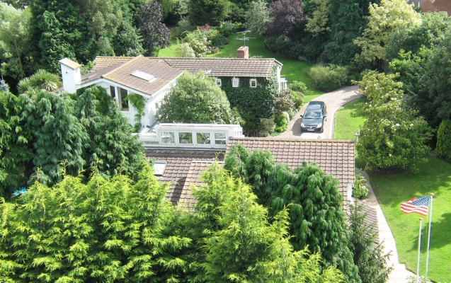 Whitecroft from the Back (North)
An aerial view from the stable yard, looking at the back of Whitecroft.  This was photographed from the north, looking towards the south.
Mots-clés: Whitecroft back garage