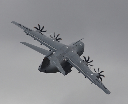 .... through ..........
Anahtar kelimeler: Aeroplanes Air tattoo flight Military Planes