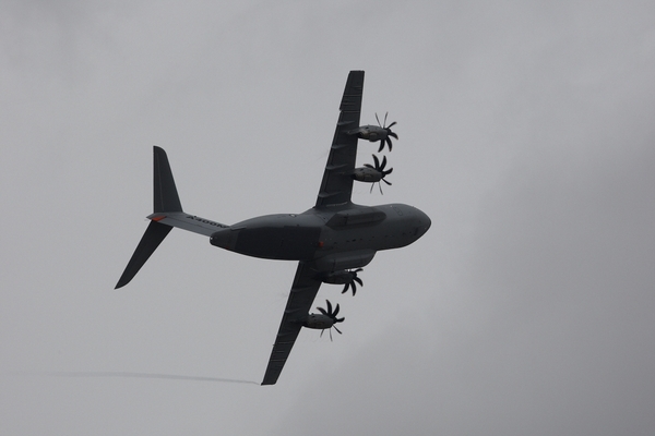 ...... 'plane down
Mots-clés: Aeroplanes Air tattoo flight Military Planes