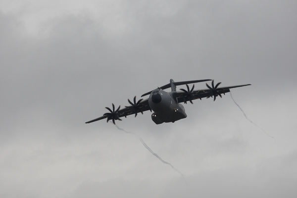 Showing off .......
Ключові слова: Aeroplanes Air tattoo flight Military Planes