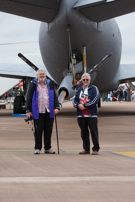 Oooh, we've found a big one
Λέξεις-κλειδιά: Aeroplanes Air tattoo Craig Flight John Military Planes