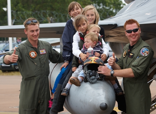 ..... or maybe not
Schlüsselwörter: Aeroplanes Air tattoo flight Military Planes