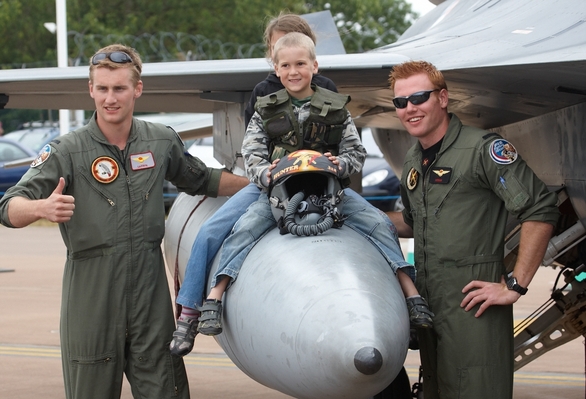 We're good to go
Ключові слова: Aeroplanes Air tattoo flight Military Planes