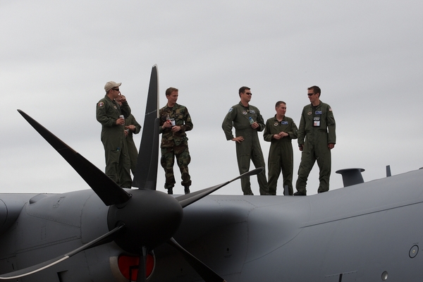 They hold staff meetings ...
Anahtar kelimeler: Aeroplanes Air tattoo flight Military Planes