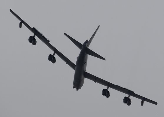 ...... skies ......
Keywords: Aeroplanes Air tattoo flight Military Planes B52 bomber