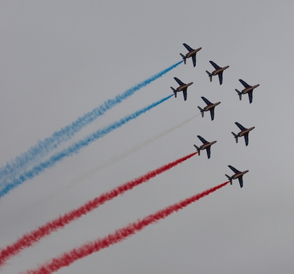Patriotic
Schlüsselwörter: Aeroplanes Air tattoo flight Military Planes
