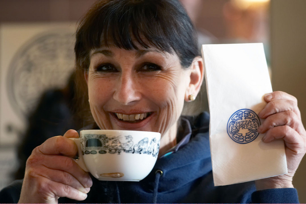 OK, I'm happy
Keywords: Coffee Marjorie Pizza Express Smile smiling