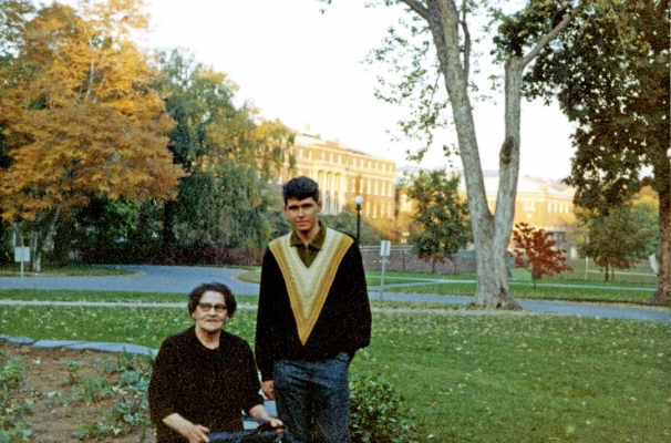 Ma and Me - Rensselaer Campus, Thanksgiving 1966
Avainsanat: Craig Walsh Mary Walsh Rensselaer Polytechnic Institute RPI Troy