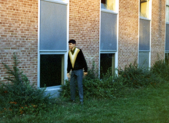 Me Outside of My Freshman Dorm - Rensselaer 1966
I spent my freshman year in Warren Hall --- quite posh because it had private, ensuite bathrooms.  I recall that my room was on the 2nd floor, so I don't know why I look like a peeping Tom in this photograph.
Anahtar kelimeler: Craig Walsh Freshman dorm Rensselaer Polytechnic Institute RPI V-neck Warren Hall