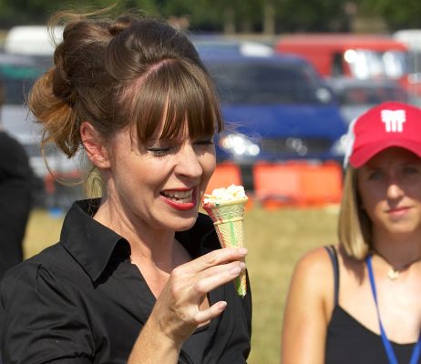 To camera
Keywords: Victoria Haddock ice cream Wag and Bone Show