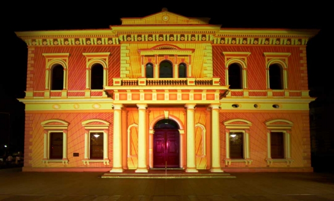 The glow of the Adelaide Fringe Festival
Słowa kluczowe: Adelaide Australia Buildings Festival Illuminations North Terrace South