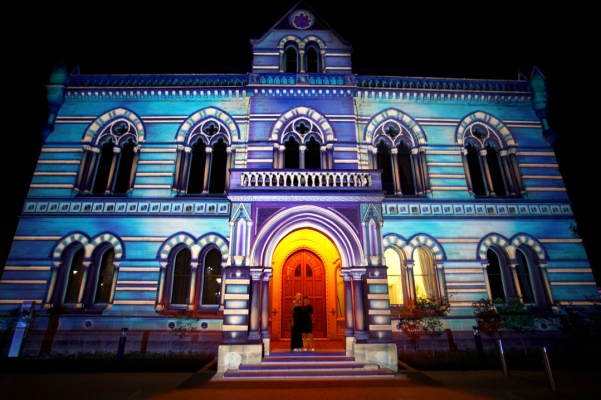 A warm welcome at the Adelaide Fringe Festival
Keywords: Adelaide Australia Buildings Festival Illuminations North Terrace South