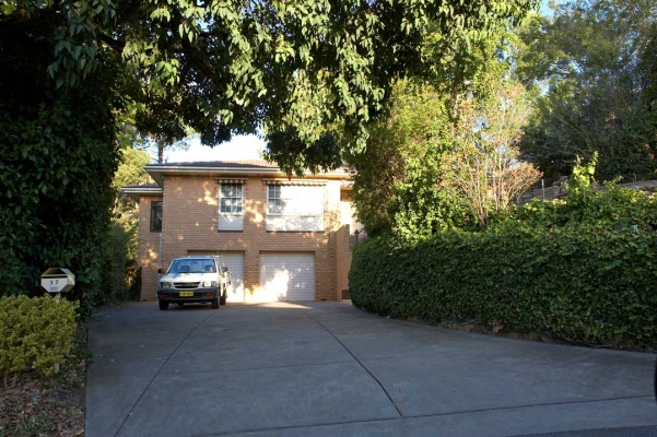 A trip down memory lane
The old Transax "company house" in Urrbrae, Adeliade, South Australia.  Bought for Transax by Chris Wilesmith, and then primarily occupied by Sam and Joy Vogel.
Schlüsselwörter: Adelaide Australia Company House South Transax Urrbrae Chris Wilesmith Sam Vogel Joy Vogel