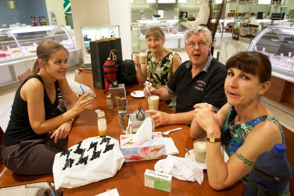 Oh yeah, and yet another cup of coffee
Palabras clave: Adelaide Australia Bags Cathy Chase Coffee David Jones Departmental Drink Drinking John Marjorie Shopping South Store