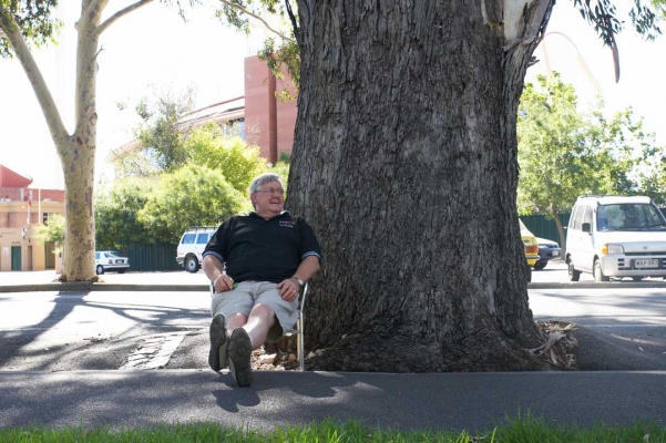 Guess the ol' boy needs a rest
Słowa kluczowe: Adelaide Australia Chair John Sat Seated South