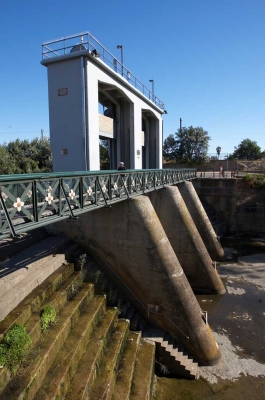 Hope there aren't any bouncing bombs
Ključne besede: Adelaide Australia Dam South