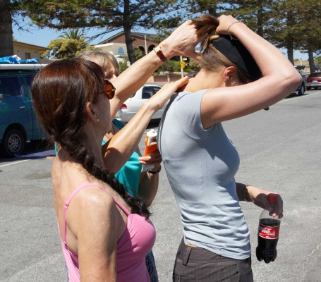 How many women does it take..........
Schlüsselwörter: Adelaide Australia Cathy Chase Marjorie South