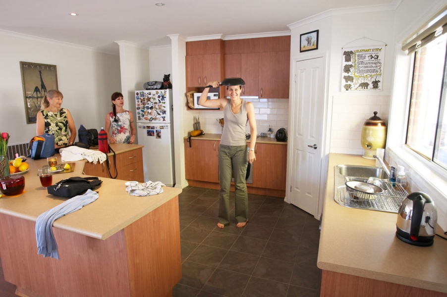 Isn't this wot you do with this?
Keywords: Australia Cathy Chase Frying Home Kilmore Kitchen Marjorie Melbourne Pan Victoria