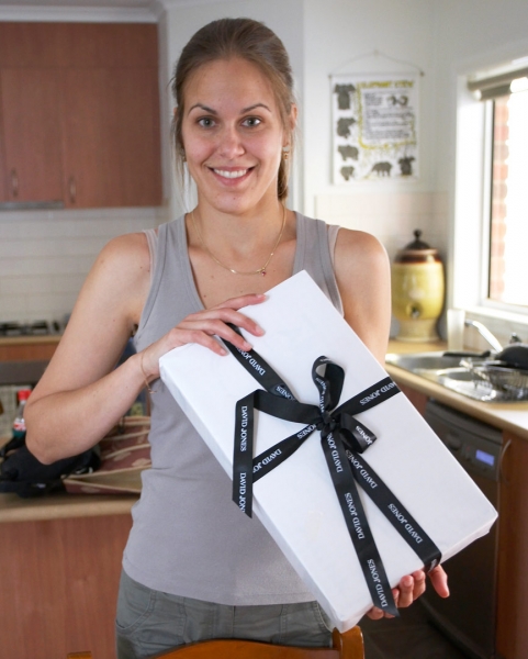 I like pressies
Keywords: Australia Chase Gift Home Kilmore Melbourne Present Ribbon Victoria Wrapped