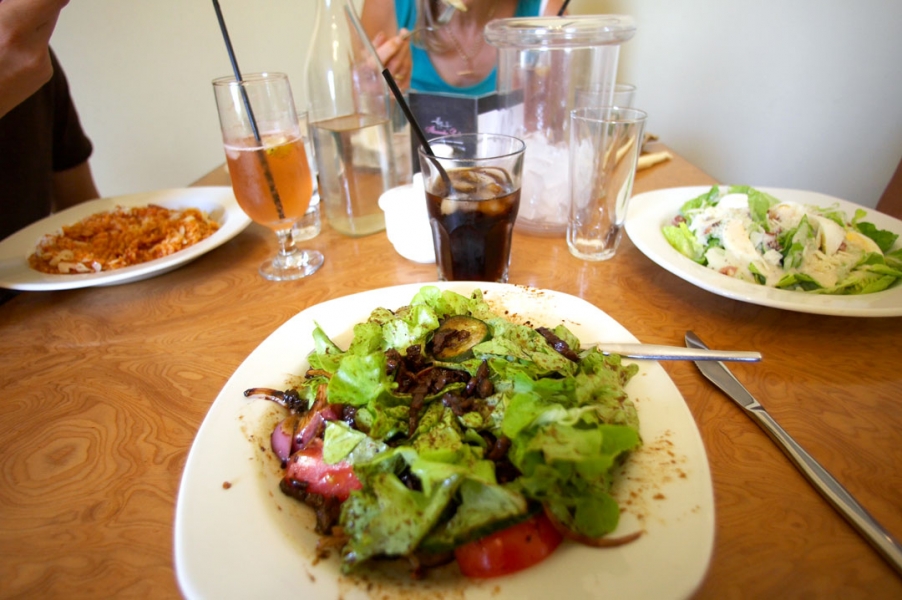 Hey, looks good enough to eat
Anahtar kelimeler: Australia Kilmore Lunch Melbourne Restaurant Salad Victoria