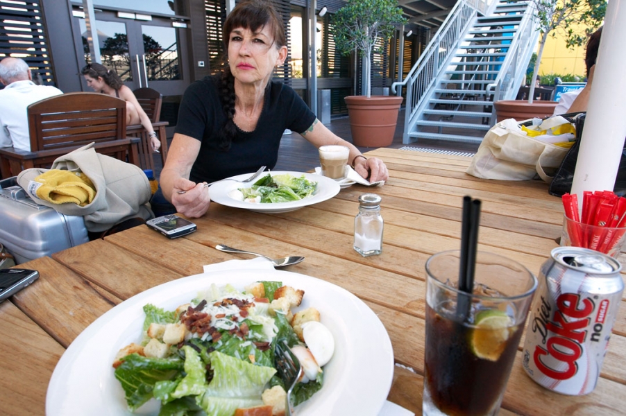 Oh, get on with your lunch we've ..........
Ключові слова: Airport Australia Caesar Salad Coffee Luggage Lunch Marjorie Singapore Travel Trip