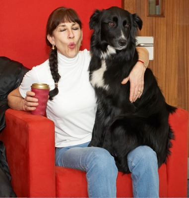 Who IS this woman?!
Barney and I having a meditational moment psyching ourselves for our moment in front of the camera for the BBC World Service Cooking for Dogs live segment
Palabras clave: Barney BBC TV studios BBC World Service Border Collie Coffee Collies Cooking for Dogs Marjorie Recipes
