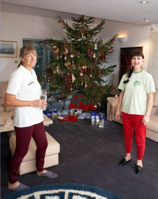 OK, can we open them now?
Avainsanat: 2007 Cathy Christmas Gifts Marjorie Presents Tree