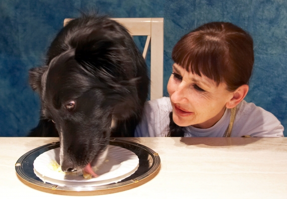 Marjorie Watching Barney Eat The Last Little Bit
Mots-clés: Animal Animals Barney Cooking Cooking for Dogs Dinner Dog Dogs Eating Impress Me Marjorie Pet Pets