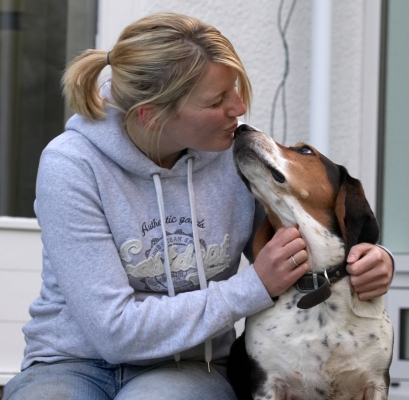 Who can resist kissing a pretty girl
Keywords: Bassett hound Dog Dogs Humphrey Kate Kiss