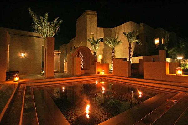 Night Time In the Desert
At night they put candles and torches around the reflecting pool at the Bab Al Shams resort in the Dubai desert.
Mots-clés: desert torches candles reflecting pool Bab Al Shams Dubai