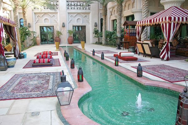 Reflecting Pool at the Madinat Jumeriah Hotel
Avainsanat: Madinat Jumeriah Hotel reflecting pool Dubai