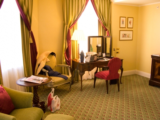 Sitting Area of Our Room at the Grosvenor House
Palabras clave: Accommodation Accomodation Grosvenor House Hotel Hotels London