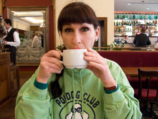 Marjorie Enjoying a Big Latte
At the Brasserie in the Grosvenor House, London.
Keywords: Accommodation Accomodation Coffee Cup Grosvenor House Hotel Hotels Latte London Marjorie