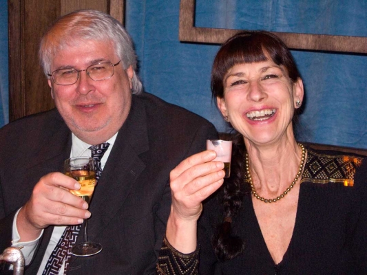 Marjorie and Me at the E! Entertainment Party
Don't we just look like the type of people you see on E! . . . ?  I'm drinking champagne, and Marjorie has some sort of fruit smoothie in a square glass.
Anahtar kelimeler: BAFTA Champagne Craig E! Entertainment Film Awards Marjorie Smoothie