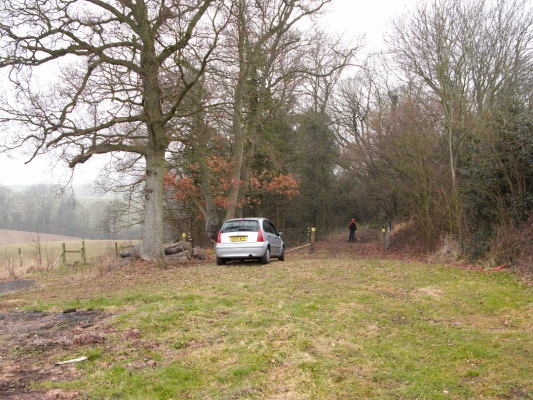 Entrance to Lord's Wood
View to the north.  The oak at the entrance being pollarded by Paul Doyle ( you can just see him up in the tree.)
Ključne besede: Entrance Lords Wood Lord's Wood Oak Pollarded Tree surgeon Woodland