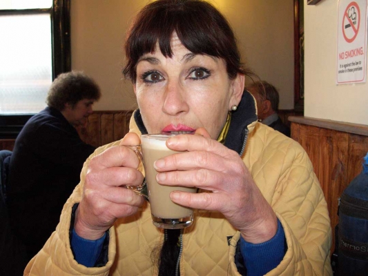 Marjorie Having a Latte in Evesham
We took the Vectra for a routine servicing, and had lunch (and latte) while they did their car thing.
Keywords: Coffee Evesham Latte Marjorie