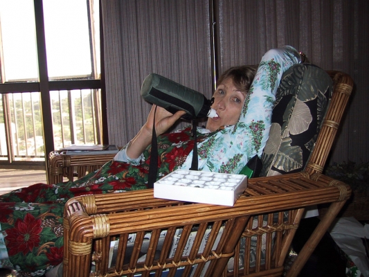 Cathy Having a Drink of Water on Christmas
At the Craigside Penthouse, Christmas 2000.
Ključne besede: Cathy Bushby Christmas Craigside Drink Water