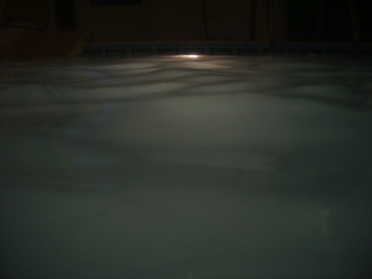Light at the end of the pool
Palabras clave: Light Pool Swim Swimming Swims Underwater