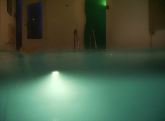 Indoor Pool at Night
Palabras clave: Indoor Light Night Pool Swim Swimming Swims Underwater Whitecroft
