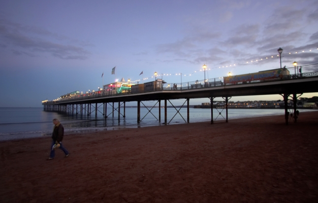 Paignton Pier
Mid January, twilight, Torbay
Ključne besede: Paignton Pier Torbay twilight