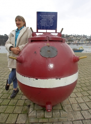 Cathy at the Big Mine
Along the sea front in Dartmouth
Palabras clave: Cathy mine Dartmouth