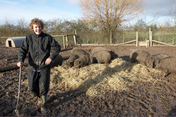 Kalvin and the Wild Boar
Schlüsselwörter: Animal Animals Boar Boars Hog Hogs Kalvin Brookes Land Mammal Land Mammals Lucies Farm Mud Rain Swine Terrestrial Mammal Terrestrial Mammals Wild boar
