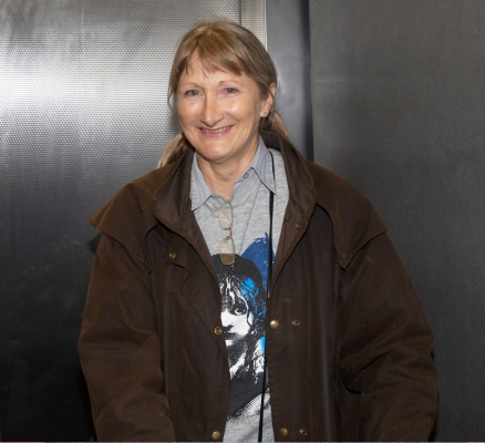 I know a forced smile when I see one!!
Schlüsselwörter: Airport Cathy Farewell Goodbye Heathrow Luggage Parting Smile Smiling Woman