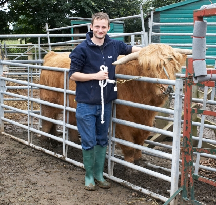 Grzegorz and Ross
Palabras clave: Grzegorz Bednarski Ross of Bien Esk Highland Cattle Highland Bull